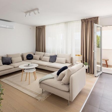 Apartment Nova 4* Dugi Rat Εξωτερικό φωτογραφία