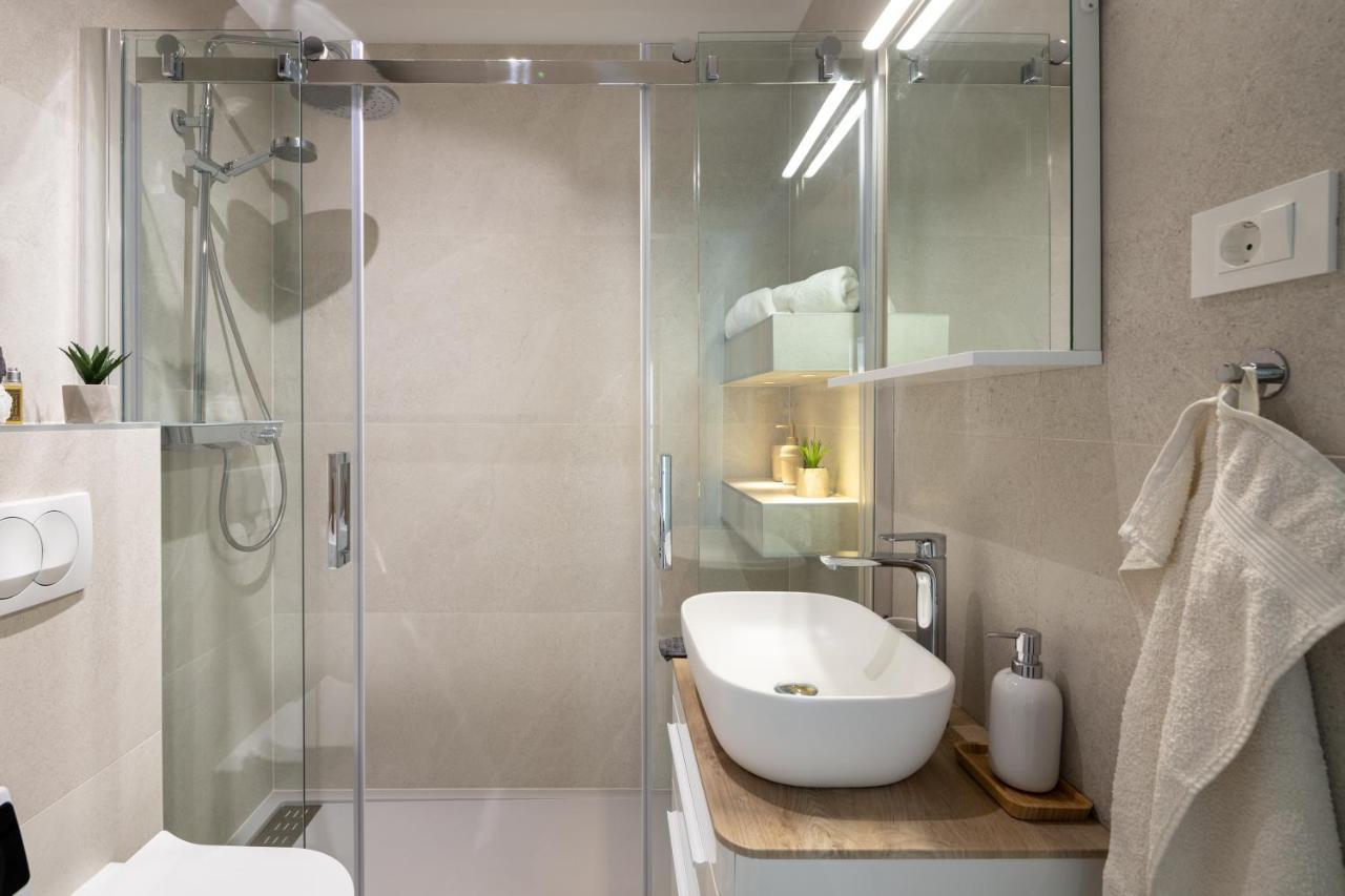 Apartment Nova 4* Dugi Rat Εξωτερικό φωτογραφία