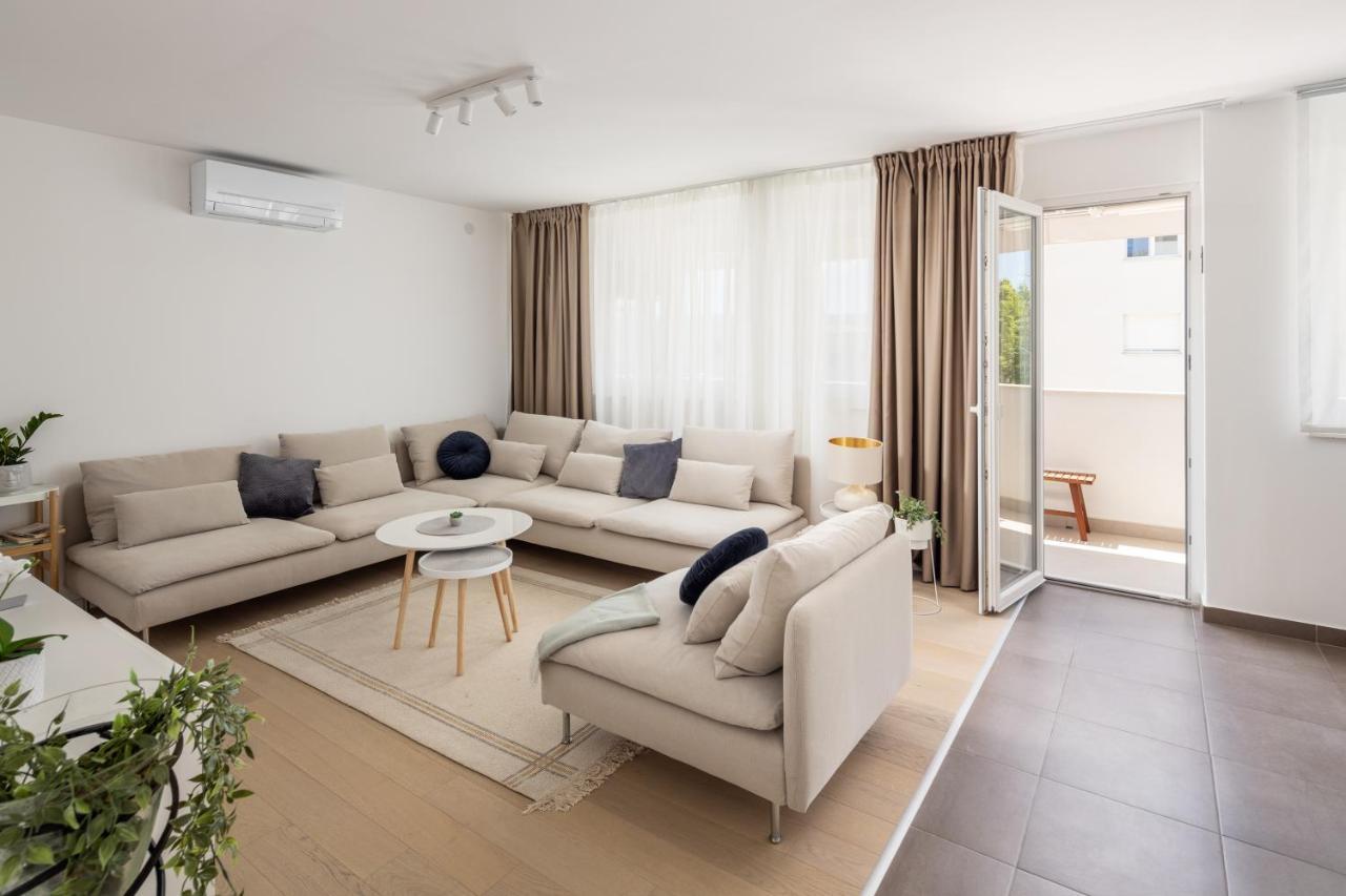 Apartment Nova 4* Dugi Rat Εξωτερικό φωτογραφία